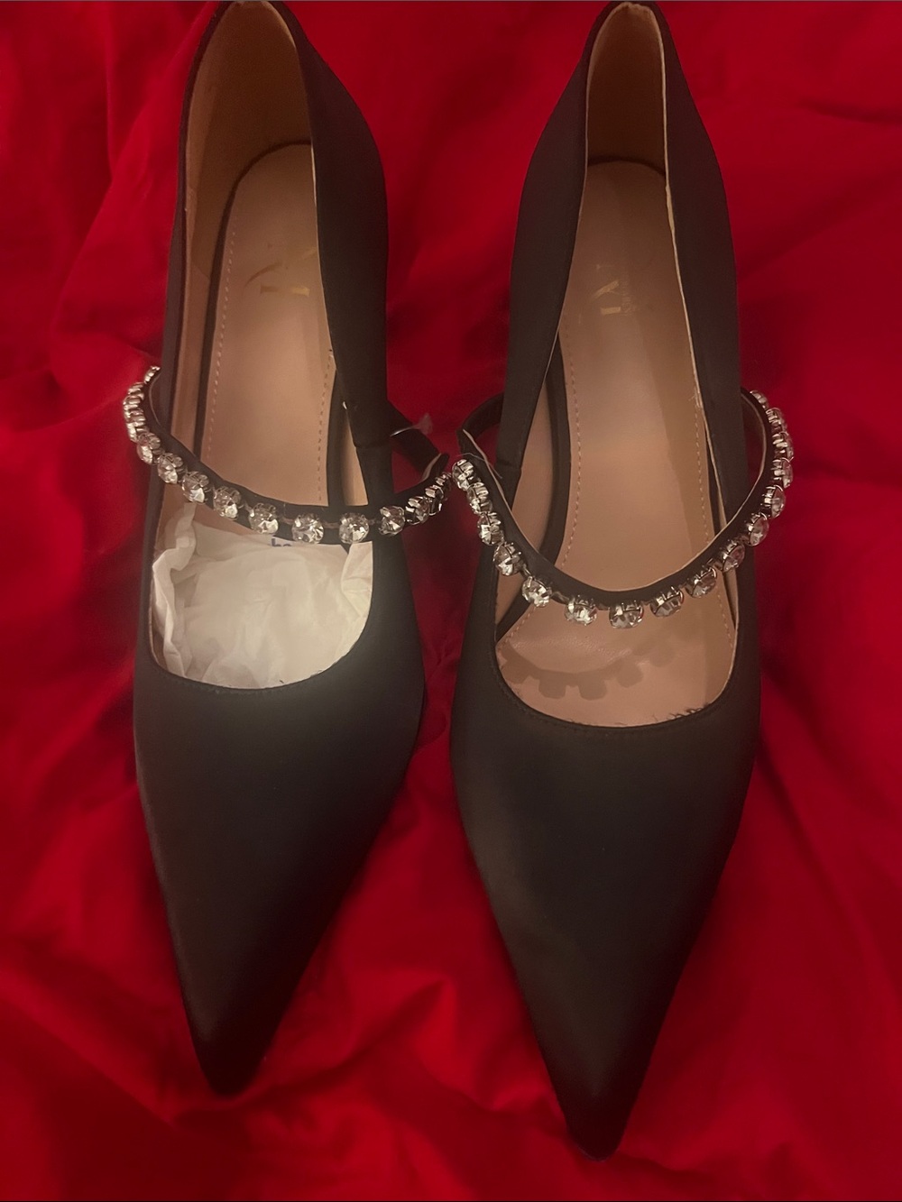 Maison Abeni leather pumps- new- size 8.5. Black
